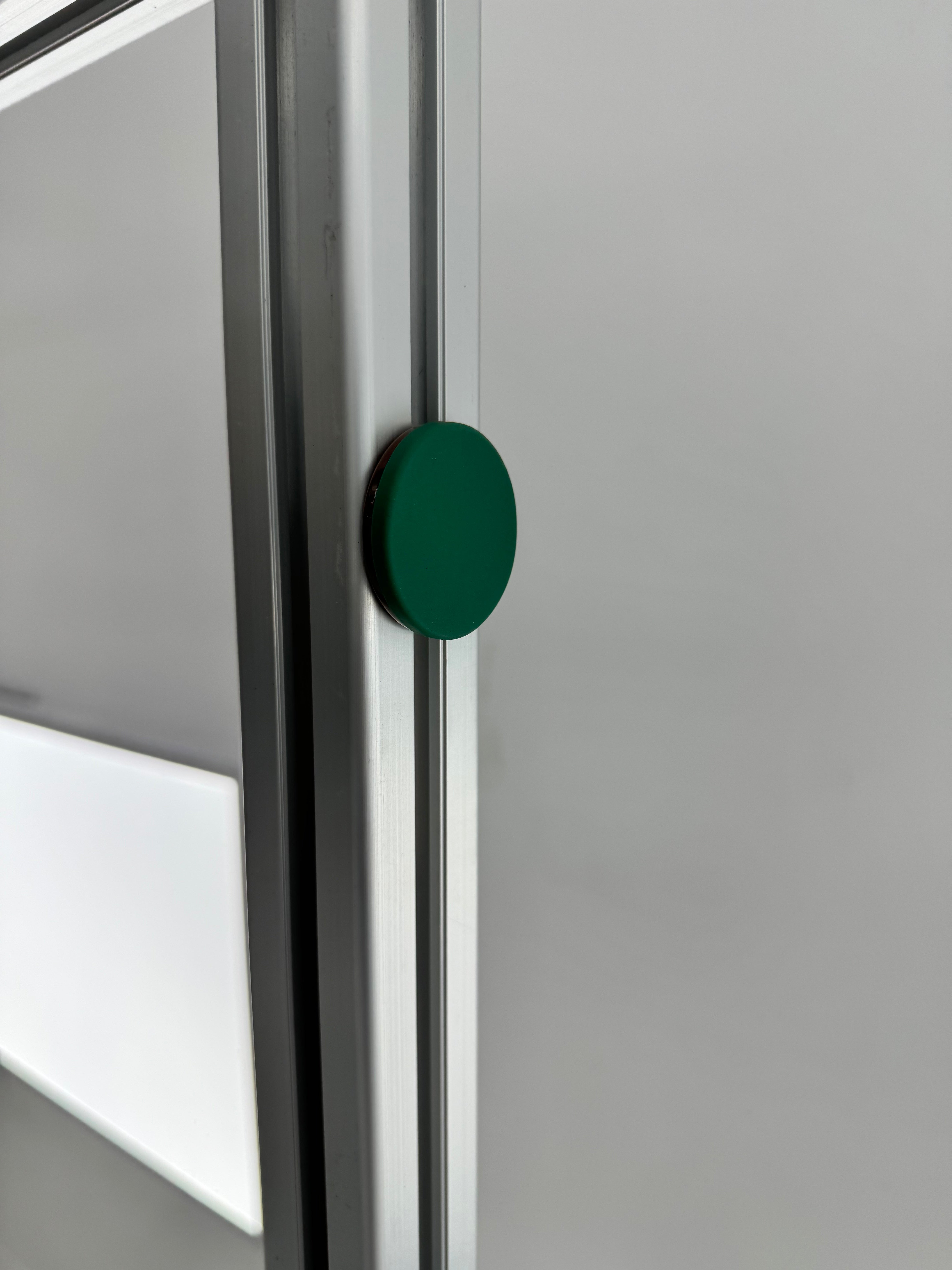 Magnetic Post (Glass Station Version)